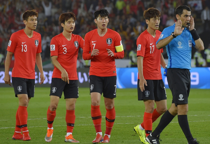 在首回合比